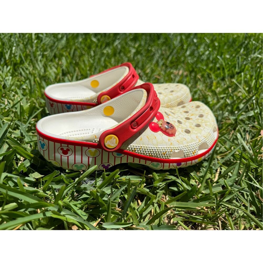 Disney snack Crocs - popcorn hidden Mickey kernels - size 7 (retired) - Picture 1 of 5